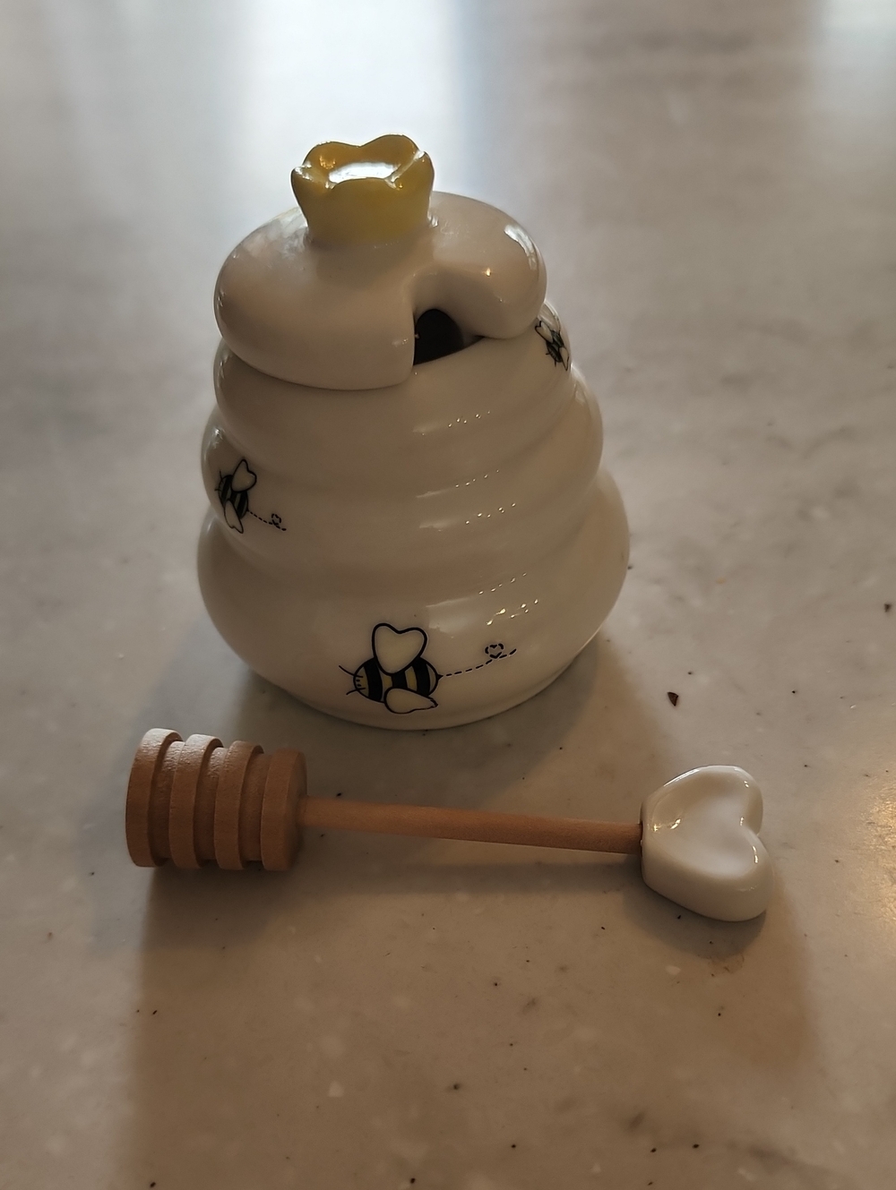 Ceramic Beehive Honey Pot with Heart Drizzle Spoon - White and Yellow